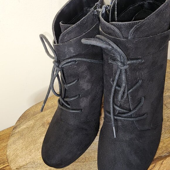 A.N.A. Fenwick Lace-Up Ankle Black Boots, Memory Foam Faux Suede - Picture 4 of 8
